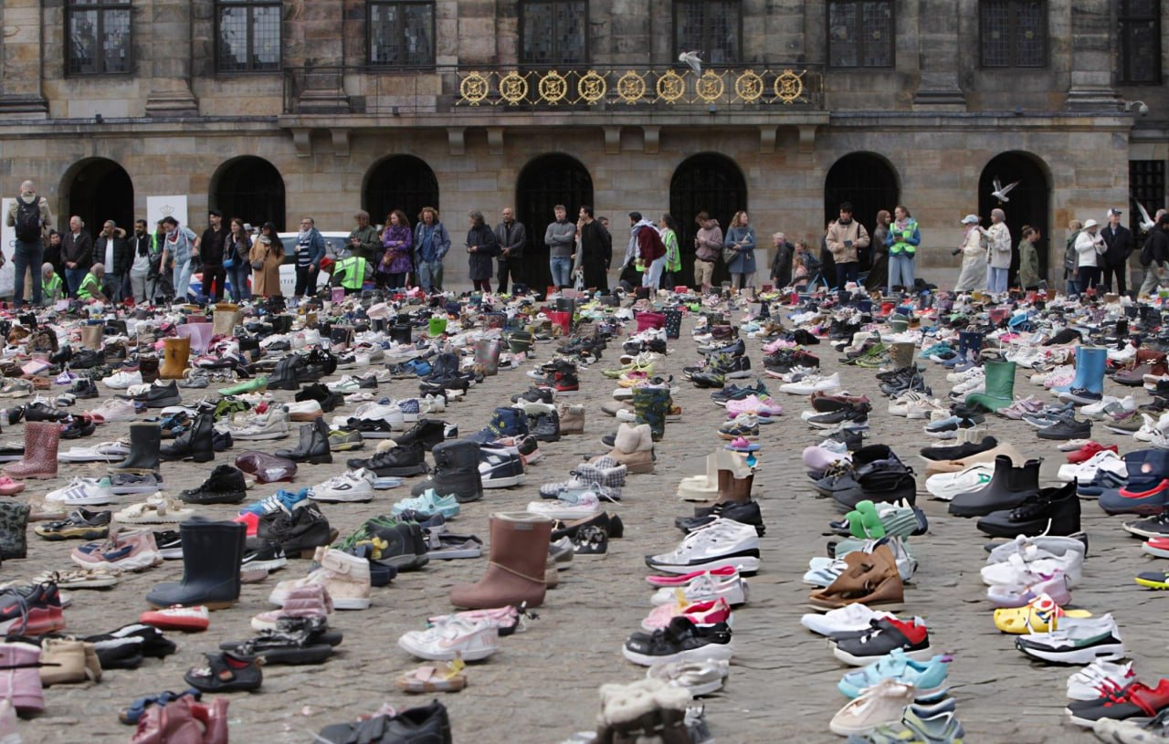 В Амстердаме прошла акция памяти погибших детей в Газе