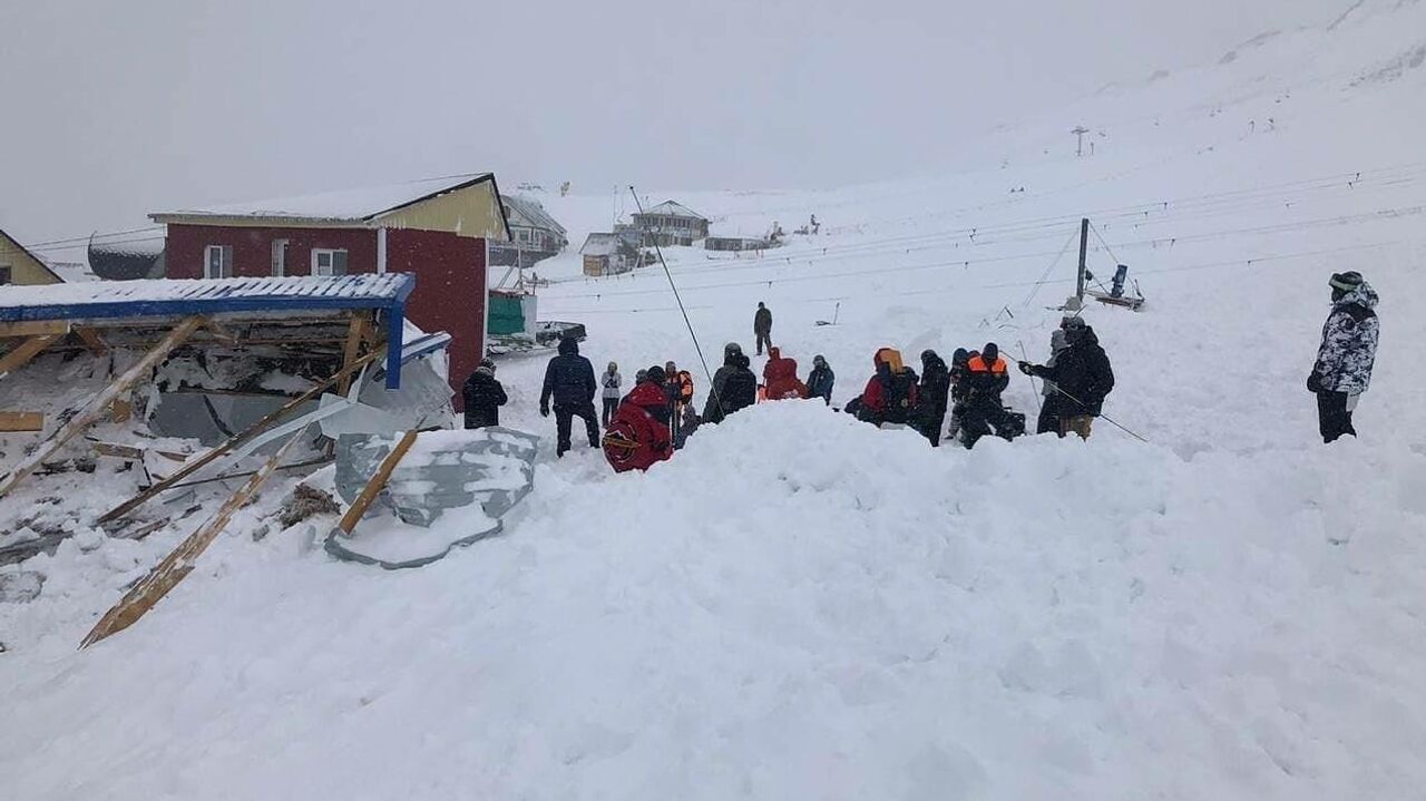 В дагестанском селе Шайтли лавина накрыла жилые дома