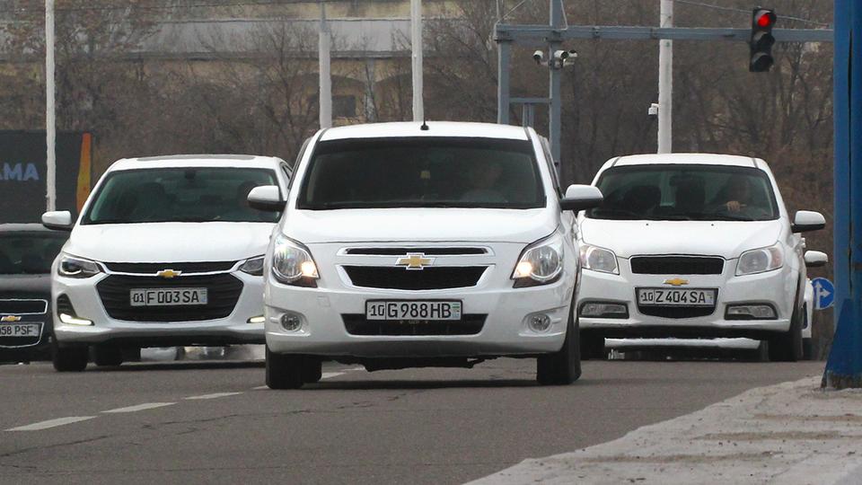Сколько автомобилей приходится на семьи в Узбекистане