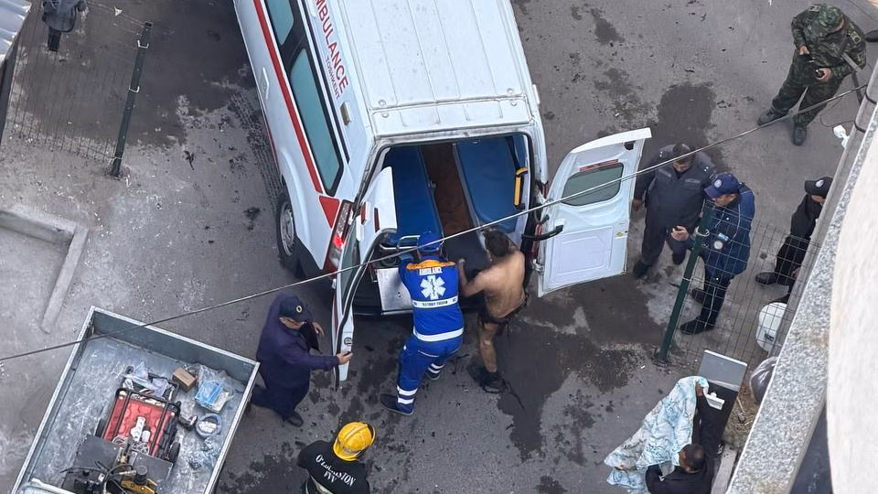 Parkwood turar joy majmuasida ikki kişi kuyish jarohatini oldi
