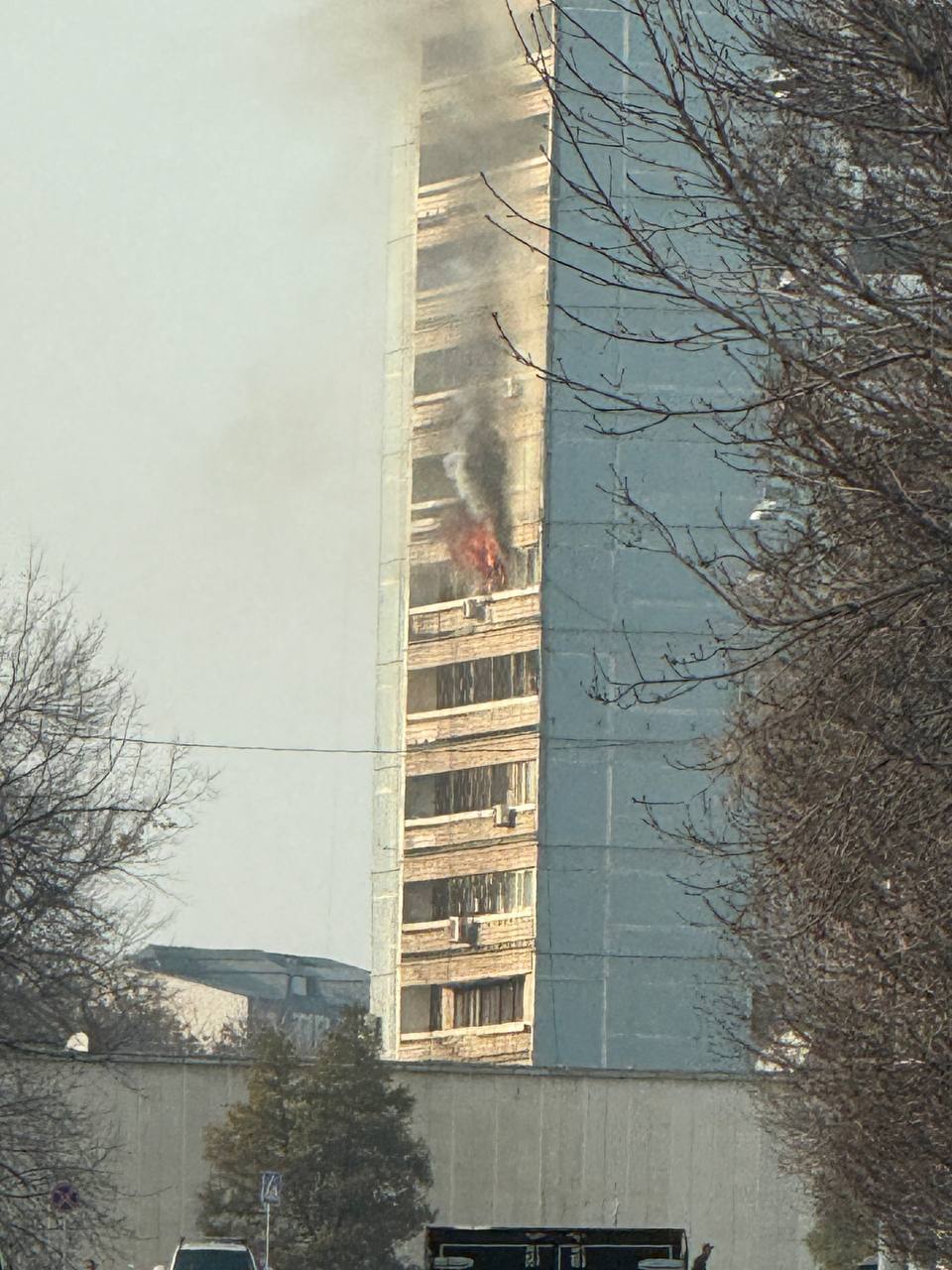 В Ташкенте произошёл пожар в «Московских высотках» на Дархане - Видео 