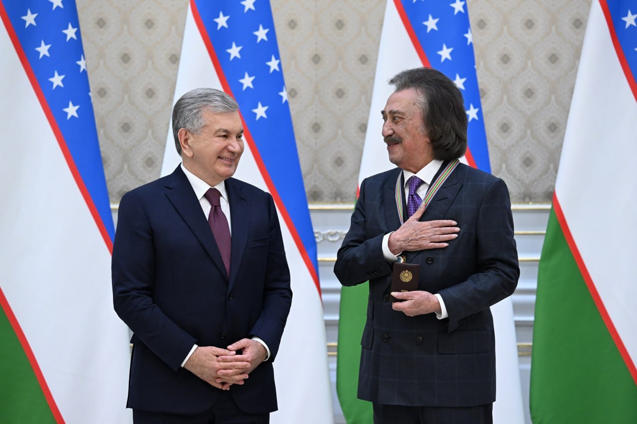 Юбилей Фаррух Закиров отметили в резиденции Куксарой при участии Шавкат Мирзиёев.