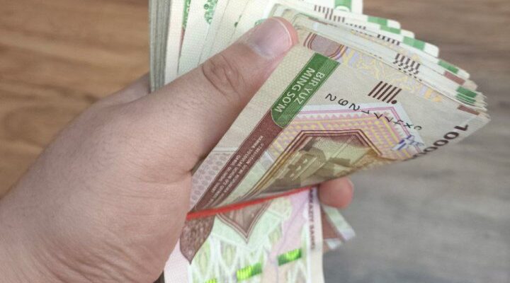 В Узбекистане человек с доходом 715 тысяч сумов в месяц больше не считается бедным 