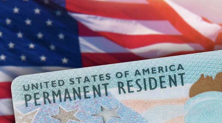 Суд обязал Госдеп США открыть регистрацию на Green Card DV‑2027